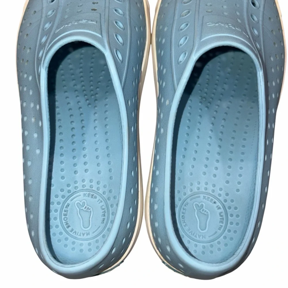 Native Jefferson Blue Kids Slip On Water Shoes Sneakers Kids size 4